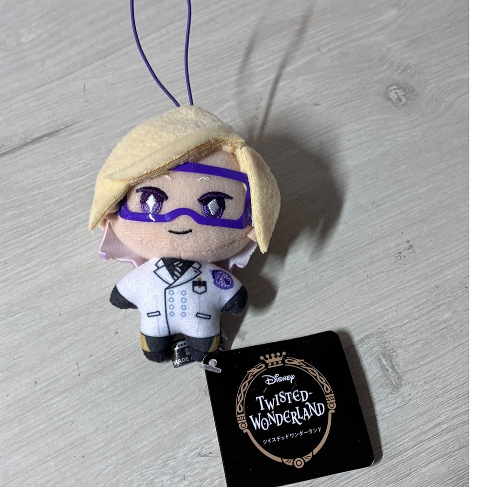 NWT Disney Twisted Wonderland Vil Schoenheit Lab Coat Plush Mascot Keychain Sega